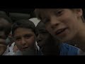 j'ai r�alis� ce reportage pour nrj paris le 28 mai 2008 � l'occasion de l'initiative du secours populaire qui invitait plus de 400 jeunes venus de cit�s franciliennes � venir fouler la pelouse du parc des princes. au programme du foot bien s�r, mais aussi des conseils de nutrition et d'hydratation et enfin une grosse surprise : l'arriv�e de j�r�me rothen.