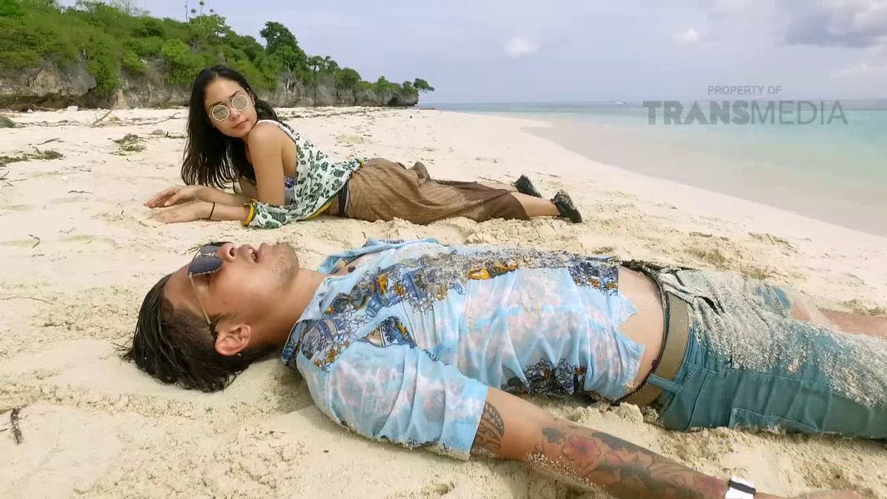 celebrity on vacation