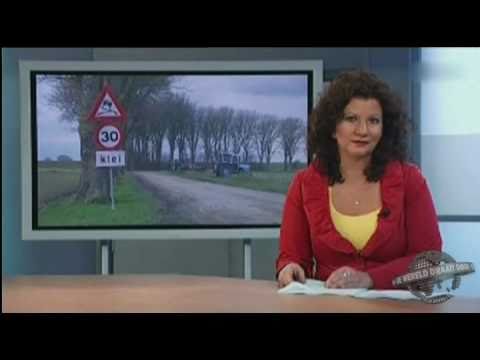 Gladheidinspecteur op motor valt zelf..