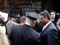 sarah jessica parker from  sex and the city  stops to sign autographs for fans