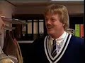 This video shows the 'zaagmans' from Debiteuren, Crediteuren (Jiskefet, Dutch humor). It was used in a KickOff for one of my classes.