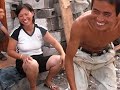 在漢旺鎮一個農村內團員與村民談話