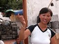 在漢旺鎮一個農村內團員與村民談話