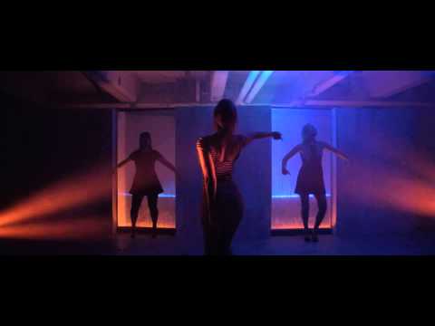 | Yes R – Hallo ft. Jayh & Issy (Officiële video)