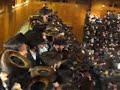 sanz klausenberg rebbe   apple throwing