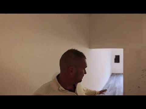 Video Byt 3+kk v činžovním domě situovaný na náměstí v obci Štětí, ul. Krátká