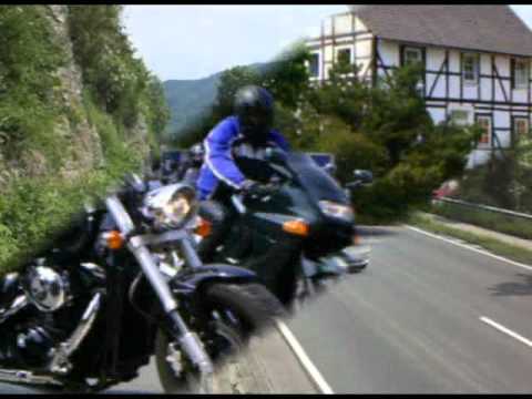 Bulldog Run 2011 and Horse Run at 1.30 min