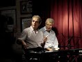 juan carlos zunini y sa�l cosentino interpretan tango a 4 manos en bien bohemio caf� cultural, buenos aires, argentina.