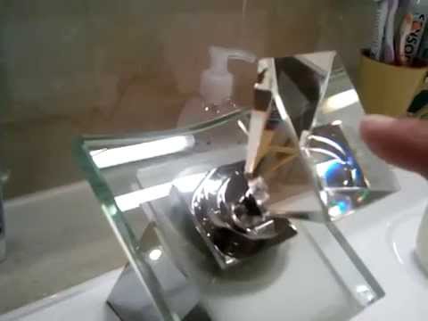 Facilla® Glas LED Wasserhahn Wasserfall Waschtischarmatur