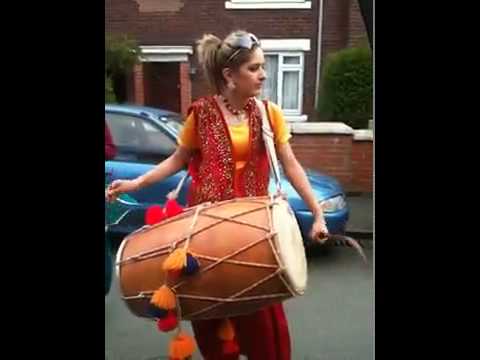 Punjabi Girl Great Dhol Performance