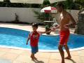 franchesco e derek dançando no deck