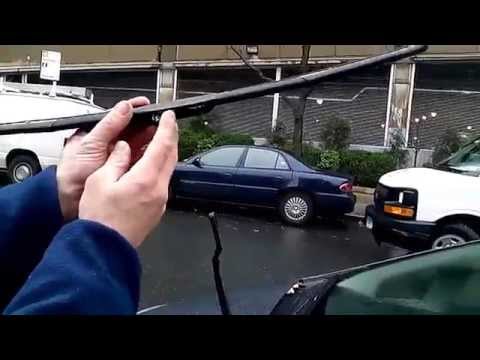 how to fit a toyota aygo windscreen wiper