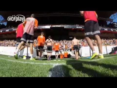 Valencia CF: Más de 3.500 personas en el entrenamiento en Mestalla Valencia CF: Más de 3.500 personas en el entrenamiento en Mestalla