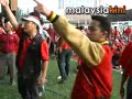 Mob sets on rock band during rally