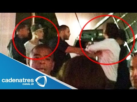 y - Pelea de Justin Bieber y Orlando Bloom en Ibiza / Justin Bieber Orlando Bloom fight 30 julio 2014 Justin Bieber y Orlando Bloom protagonizan un espectáculo al pelearse en un restaurante de...