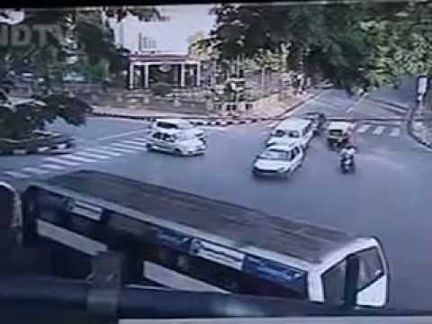 Accident Video - Bangalore-Courtesy Bangalore Traffic Police