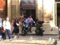 N'Julio, tout nu, cours mirabeau!
