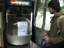 alvaro comprando algodao doce em russo