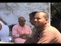 Prasadam y kirttan en Hapaniya