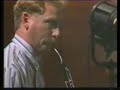 petros pandis sings omorfi poli from the cycle lipotaktes (giannis theodorakis)with lakis karnezis on bouzouki. a recording from an age when hdtv was only a dream.