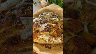 Le VRAI Garlic Bread gratiné - Pain à l'ail pull apart au fromage INRATABLE !