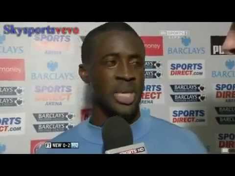 لاعب مسلم يرفض زجاجة خمر كهدية الفوز في مباراة فريقه مع نيوكاسل - فيديو