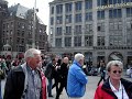 アムステルダムのへそ！ダム広場ヨーロッパの街でよく見かける広場で、人々の憩いの場所となっているようです。王宮（現在は迎賓館）や新教会がシンボル的に存在してます。