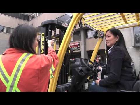 how to drive a forklift