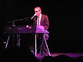 une raret�, alain chamfort interpr�tant en live 