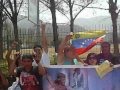 Fans de Shakira (Venezuela-Brasil) cantando estoy en las afueras del Rock In Rio 2011.AVI