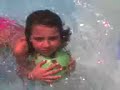 hanah na piscina do predio