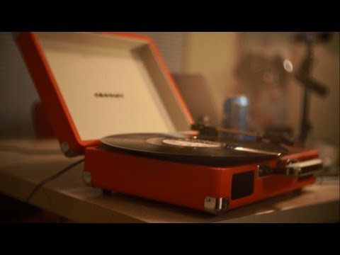 crosley - Amazon link for more info: http://www.amazon.com/gp/product/B00990Z20U/ref=as_li_ss_tl?ie=UTF8&camp=1789&creative=390957&creativeASIN=B00990Z20U&linkCode=as2...