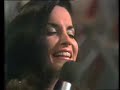 jacqueline boyer - mein herz sagt oui 1969 

songtext
mein herz sagt oui oui oui oui 
und ich sag no no no no
du willst nicht treu sein
drum hat es keinen sinn.
mein herz sagt oui oui oui oui 
und ich sag no no no no
weil ich nicht eine von vielen bin.

ich m�chte mich verlieben
ich bin nicht gern allein
doch wenn ich mich dir schenke
dann soll's f�r immer sein.

mein herz sagt oui oui oui oui 
und ich sag no no no no
f�r mich ist liebe nicht einfach so ein spiel
mein herz sagt oui oui oui oui 
und ich sag no no no no
denn du versprichst mir bestimmt zu viel.

ich m�chte mich verlieben
ich bin nicht gern allein
doch wenn ich mich dir schenke
dann soll's f�r immer sein.

mein herz sagt oui oui oui oui oui oui
und ich sag no no no no no no
ich frag mich immer, wie soll das weitergeh'n
mein herz sagt oui oui oui oui oui oui
und ich sag no no no no no no
vielleicht wirst du mich einmal versteh'n.

ich m�chte mich verlieben
ich bin nicht gern allein
doch wenn ich mich dir schenke
dann soll's f�r immer sein.

ich m�chte mich verlieben
ich bin nicht gern allein
doch wenn ich mich dir schenke
dann soll's f�r immer sein.