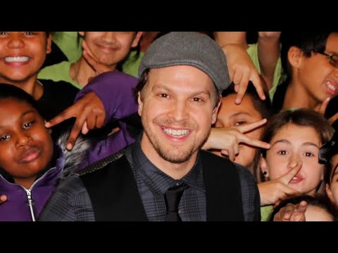 move - http://ps22chorus.blogspot.com http://facebook.com/ps22chorus http://twitter.com/ps22chorus On Wednesday, Gavin DeGraw visited PS22 to perform two of his son...