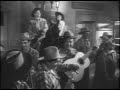canta tambi�n jos� alfredo jim�nez
de la pelicula: ahi viene mart�n corona (1952)

director: miguel zacar�as
reparto:pedro infante, sara montiel, eulalio gonz�lez, armando, silvestre, florencio, castell�, jos� pulido,�ngel infante, jos� alfredo jim�nez, antonio bribiesca