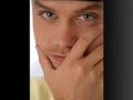 +26.12.2004 zostalo ticho... neskuto?n� ticho pre ?loveka, ktor� cel� svoj mlad� ?ivot ?il pre hudbu a spev...petrova charizma zhasla za doposia? nevysvetlen�ch tragick�ch okolnost�. ...?ivot je ?ok!

/www.peterfiala.sk/