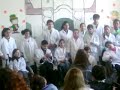 estos chicos del colegio especial cantaron con el lenguaje de se�as en el acto del 9 de julio. pensar que ellos no son sordos-mudos...,
