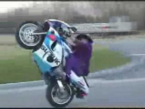BMX BIKES TRICKS STUNTS CRASHES