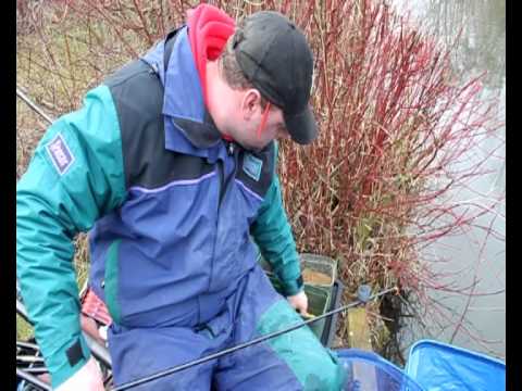 Dan Jones tackles Heyford Lake's carp