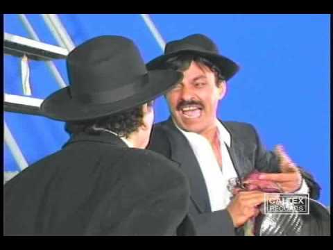 Bahman Mofid &amp; Morteza Aghili - Esamal &amp; Amadi on Television (Comedy).flv