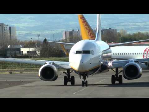 rynair 737 - Line up RWY 36 and take off to Porto at 2.30pm on November 13, 2010.