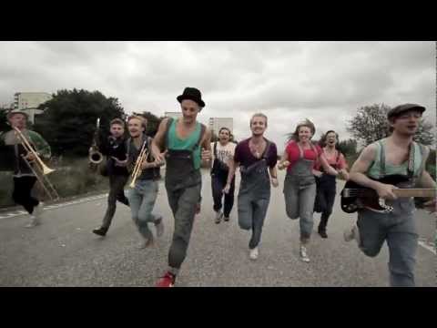 Helge - Släppa Allt feat. Be Present (Official Video) Helge - Släppa Allt feat. Be Present (Official Video)
