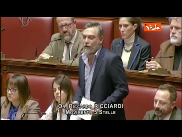 Cavo Dragone, Ricciardi (M5S): Non sto dietro a Tajani. Il Governo ci porta in guerra