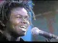 Tracy Chapman Born To Fight Live