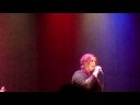 Alison Moyet....American accent...