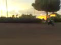Spettacolare caduta con lo scooter Bozzer Spettacolare caduta con lo scooter Bozzer