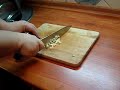 режем чеснок