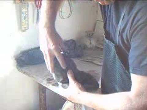 SIMON LEACH . tips on kneading clay
