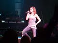 Hilary Duff Live in London \"come clean\"