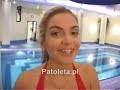 Frytka w basenie i w solarium